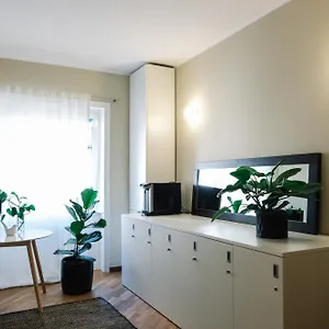 2* Πανσιόν Flora Inn, Scotti's House - Due Passi In Centro